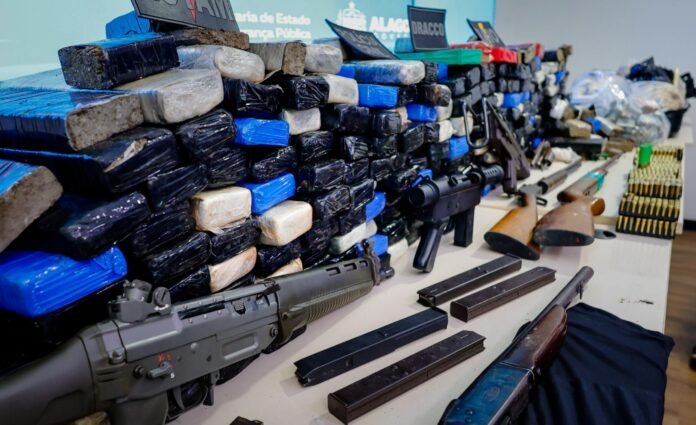 85754_alagoas-apreende-mais-de-28-toneladas-de-drogas-e-1-655-armas-em-2025-jpeg.jpeg